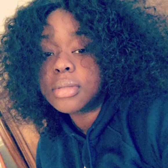 Meet your Posher, Stephanie - Picture 1 of 1